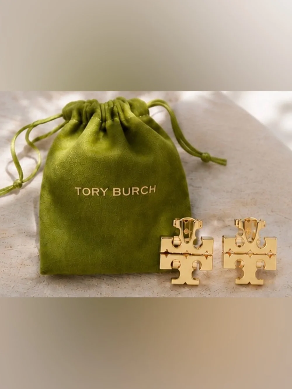 Tory Burch Classic Double T Logo Stud Earrings – 18K Gold-Plated 💛✨